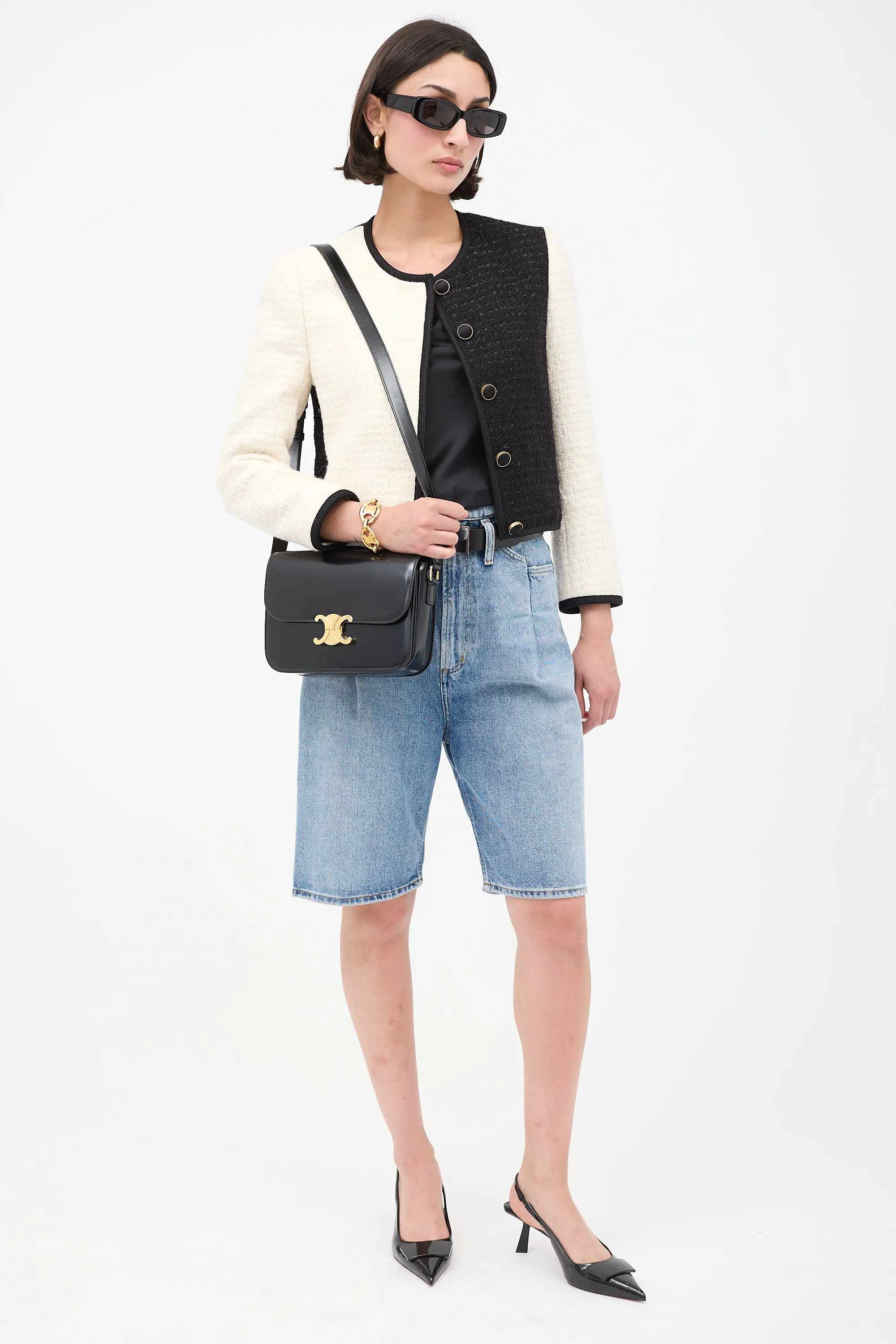 2020 Black Classique Triomphe Medium Shoulder Bag