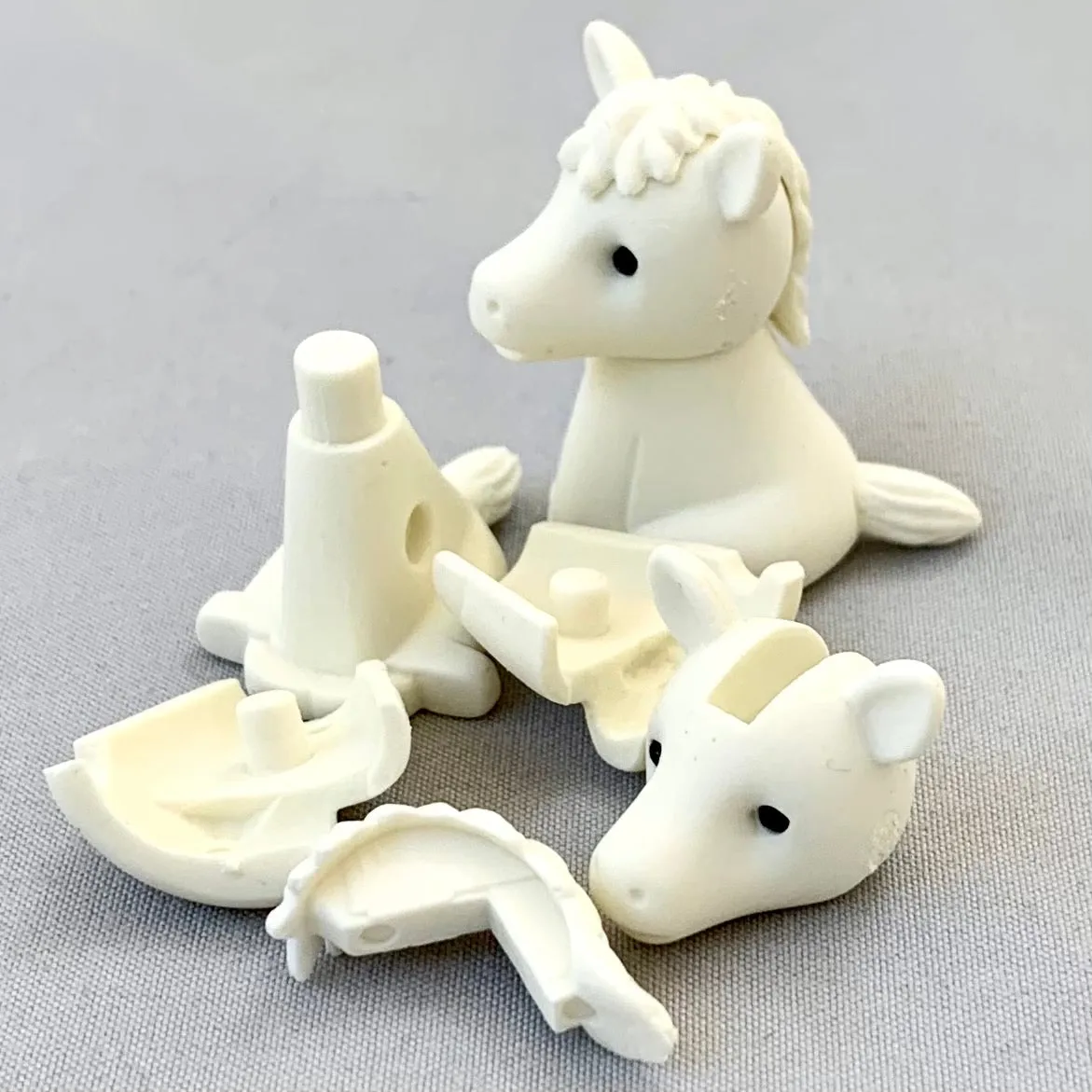 38049 WHITE HORSE ERASER-60