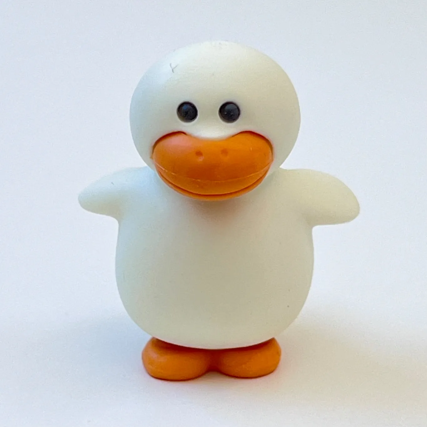 382841 CHICKEN AND FRIENDS ERASERS-30
