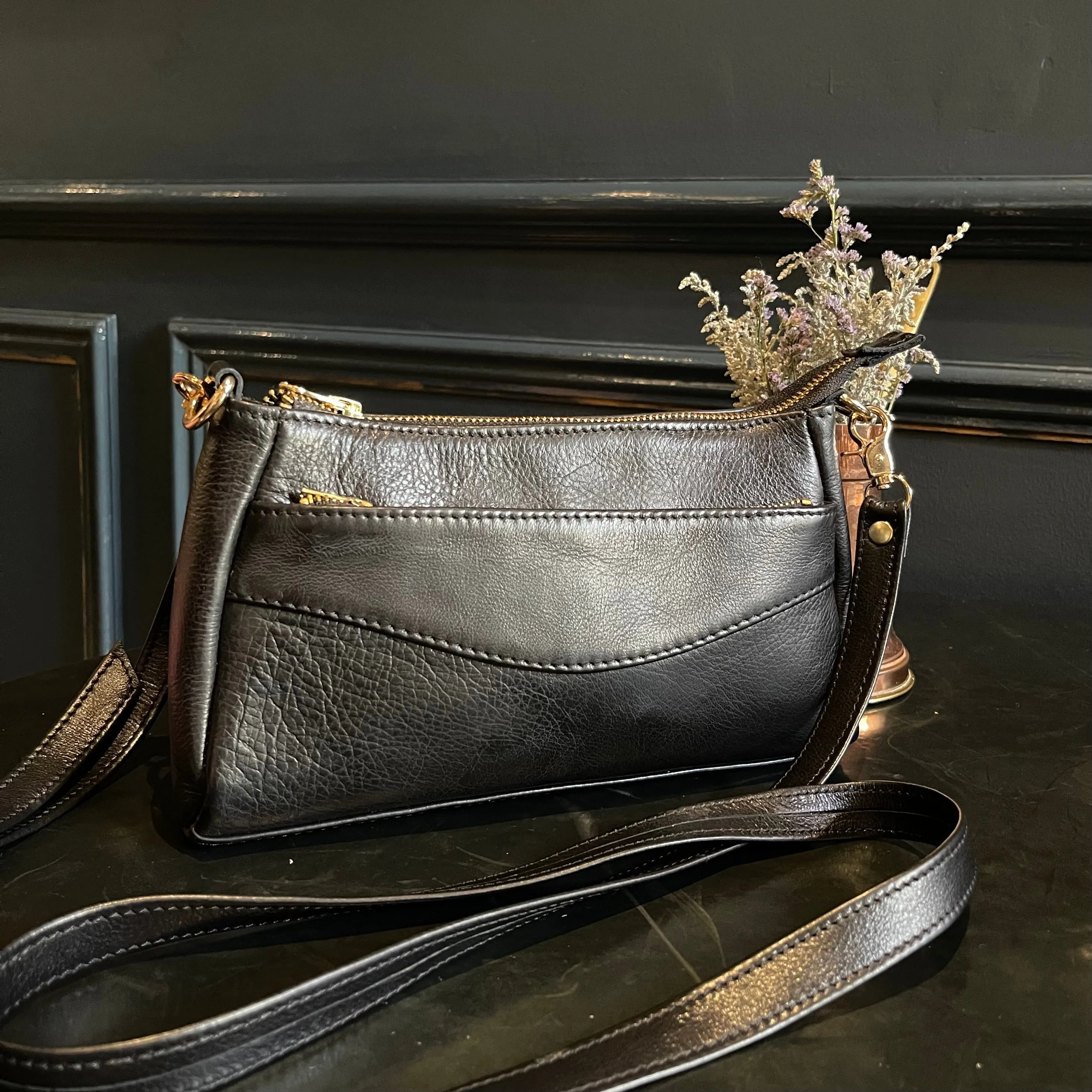 Abi sling bag (Ready to ship)