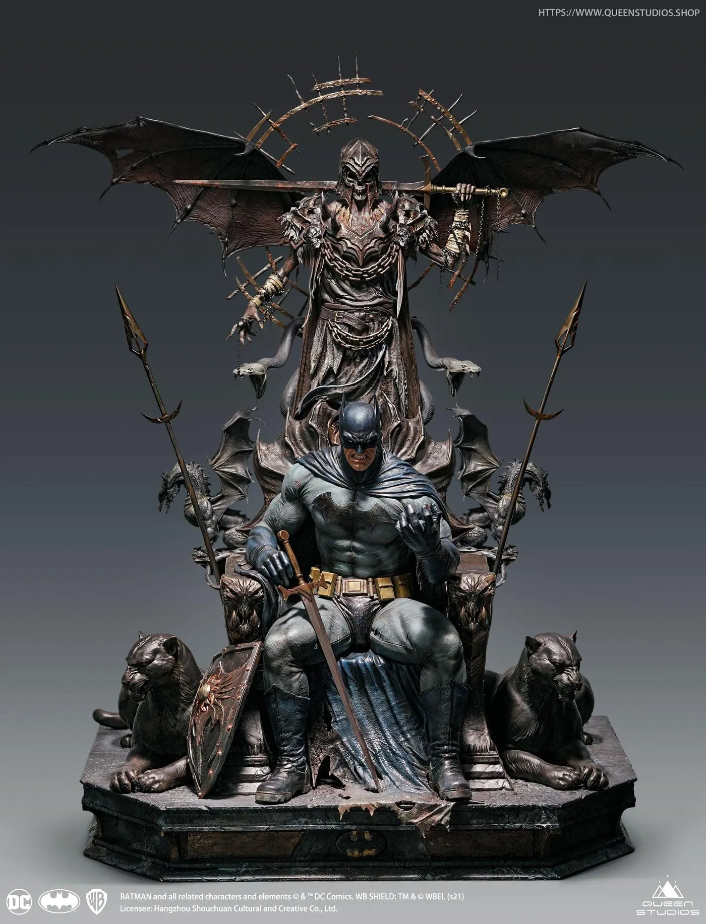 Batman on Throne PREMIUM 1/4 Scale Statue