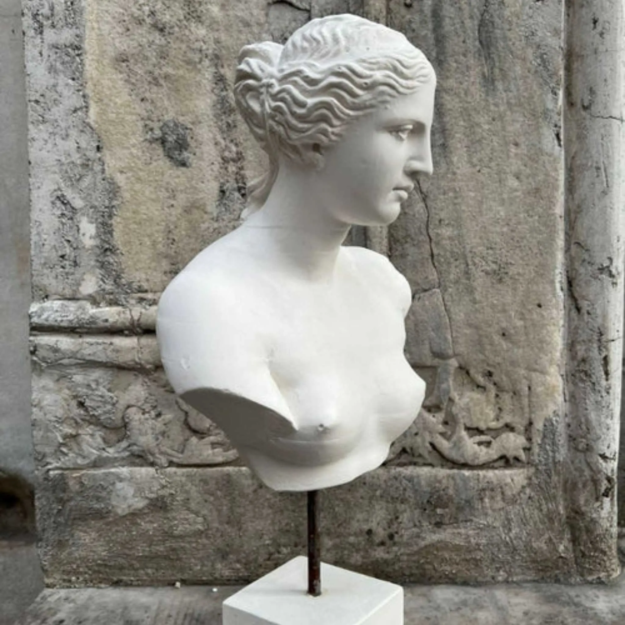 Beauty of the Gods: The Aphrodite Goddess Statue
