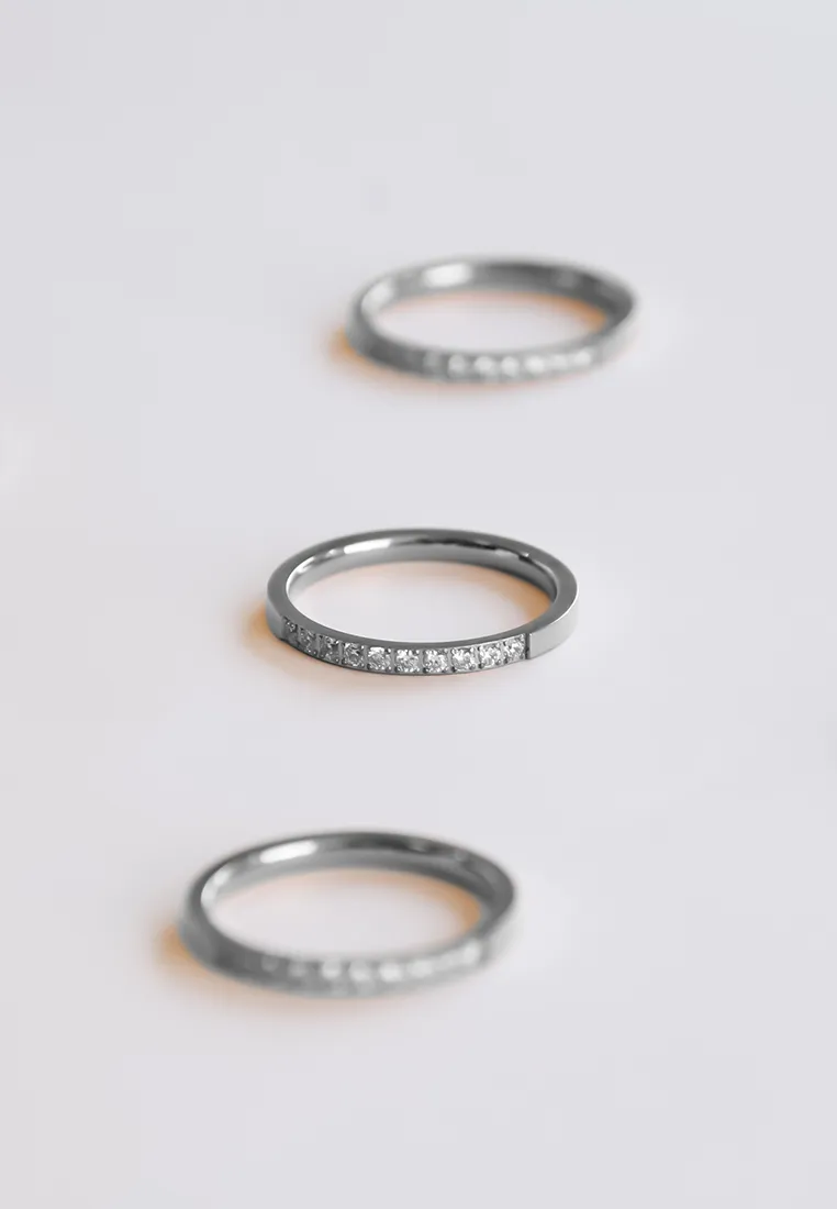 Diamante Cubic Zirconia Inset Single Band Ring