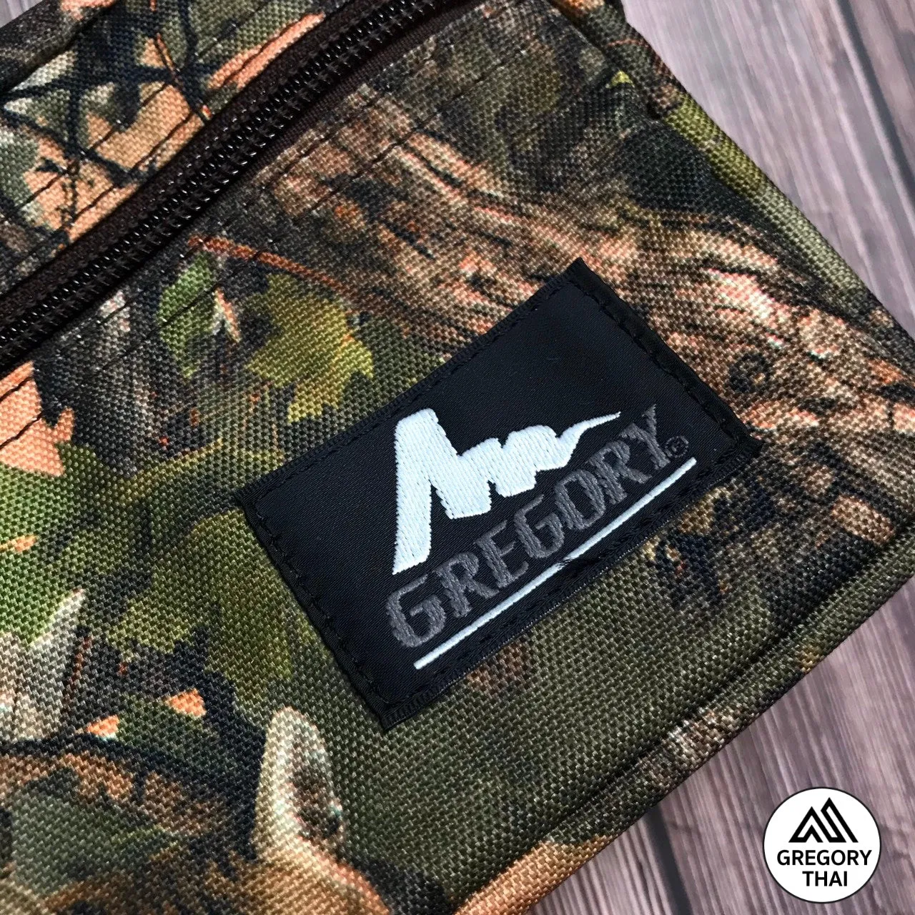 Padded Shoulder Pouch Medium