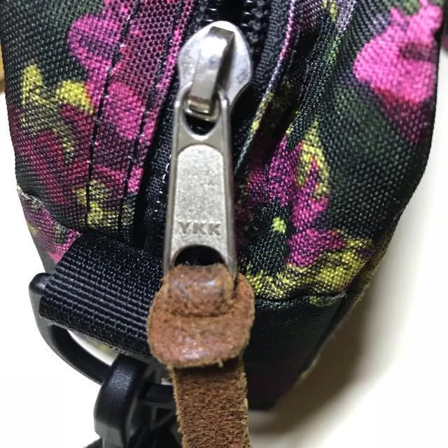 Padded Shoulder Pouch Medium