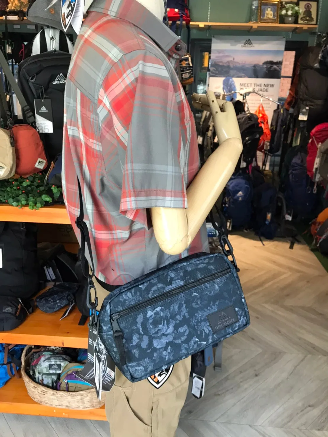 Padded Shoulder Pouch Medium