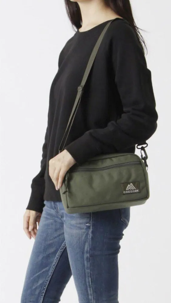 Padded Shoulder Pouch Medium