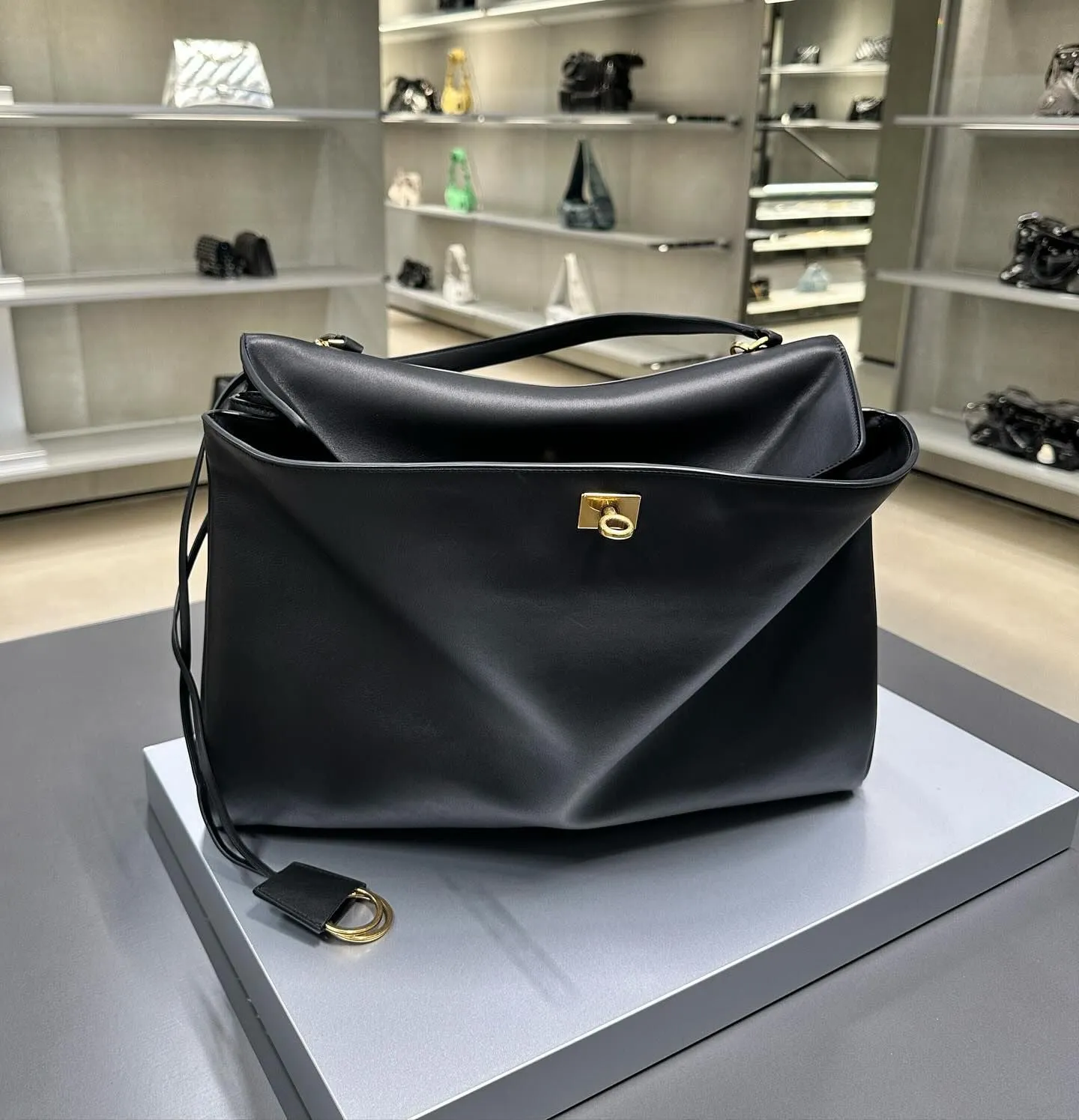 Reo Black Smooth Calfskin Women's Large Handbag